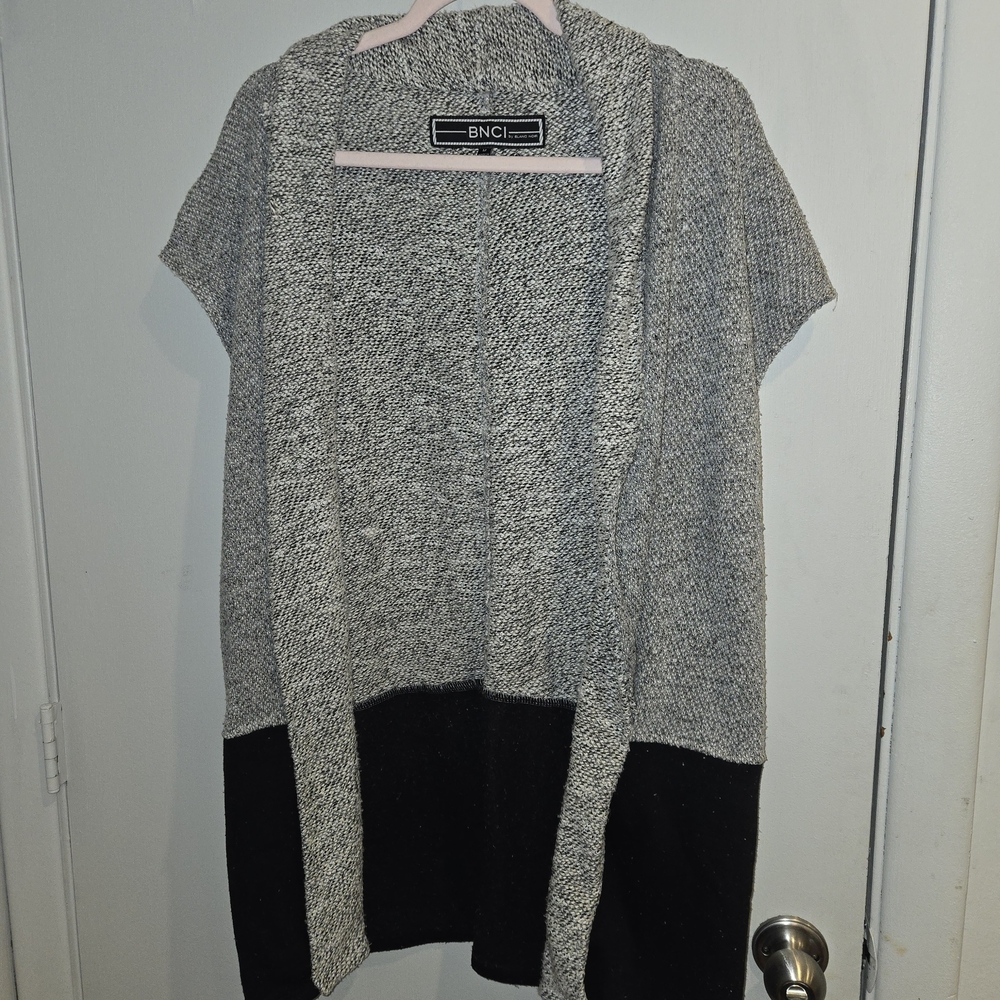 Blanc Noir Bnci Gray and Black Open-Front Sweater